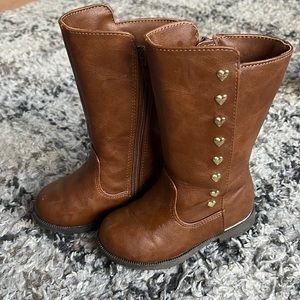 Brown girl boots size 6